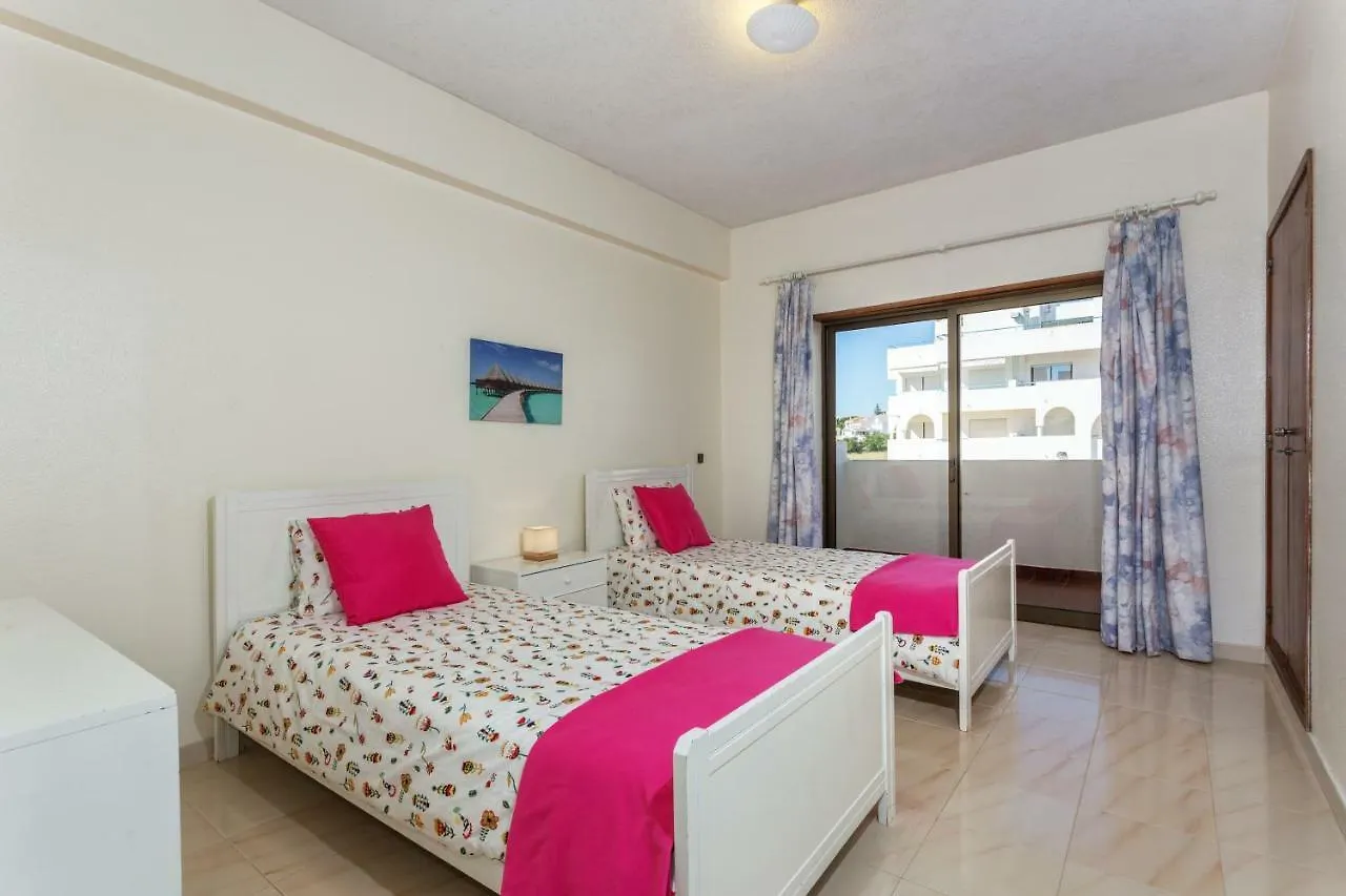 Andorinha 2 Bedroom Apart-Close To The Sea-Algarve Porches  0*, Porches (Algarve)